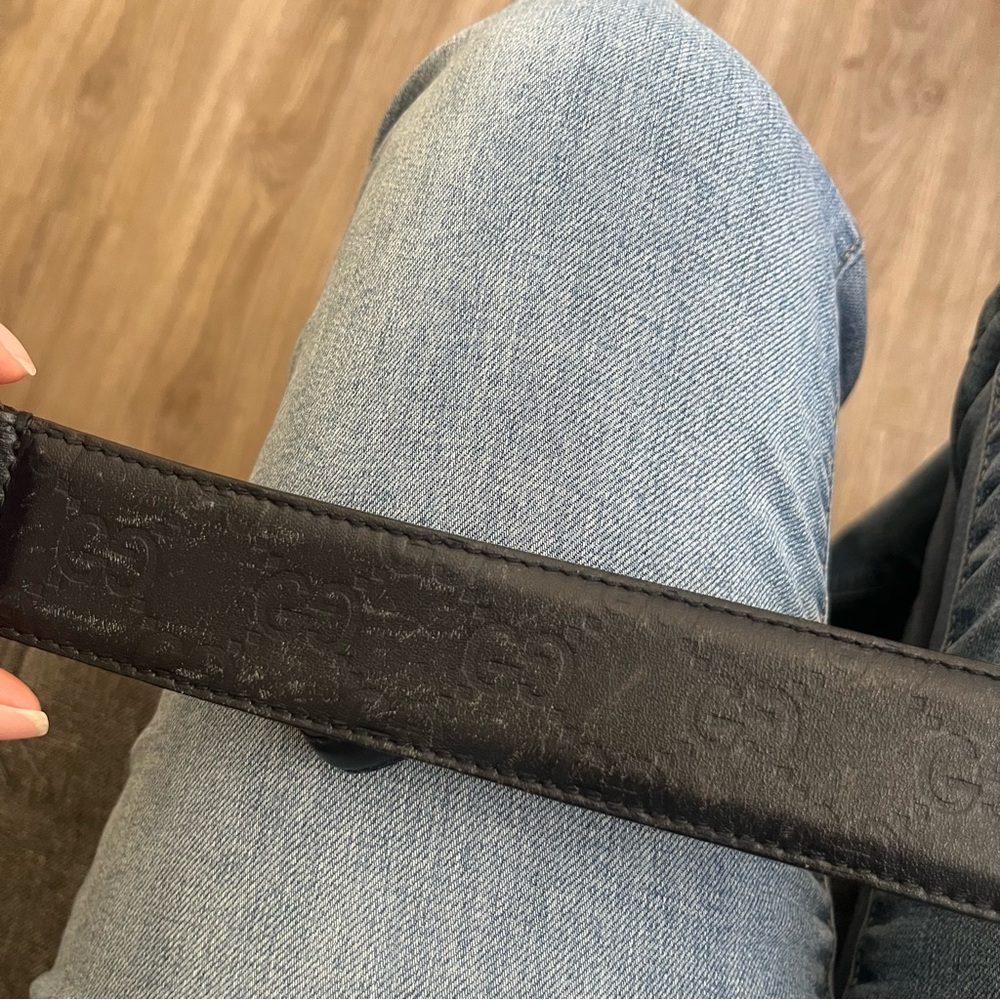 Gucci Black Leather Belt 90 with Iconic GG Emblem - Picture 5 of 8